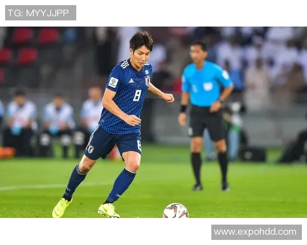 中国足球惨败泰国队五球赛后引发球迷热议与反思